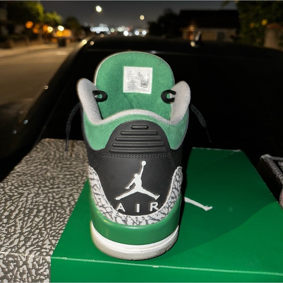Air Jordan 3 Pine Greens - Picture 8 of 10